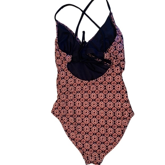 Gap One Piece Swimsuit - Picture 2 of 6